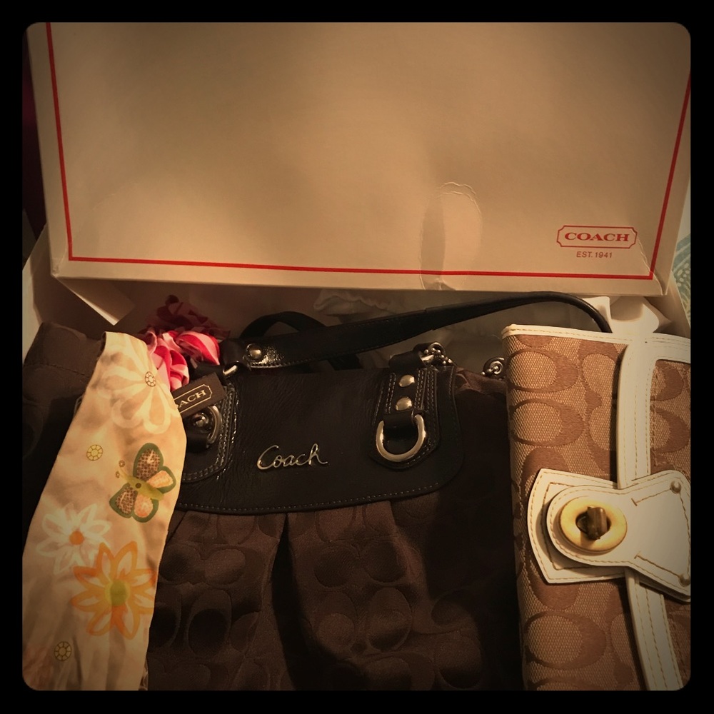 Coach purse and wallet